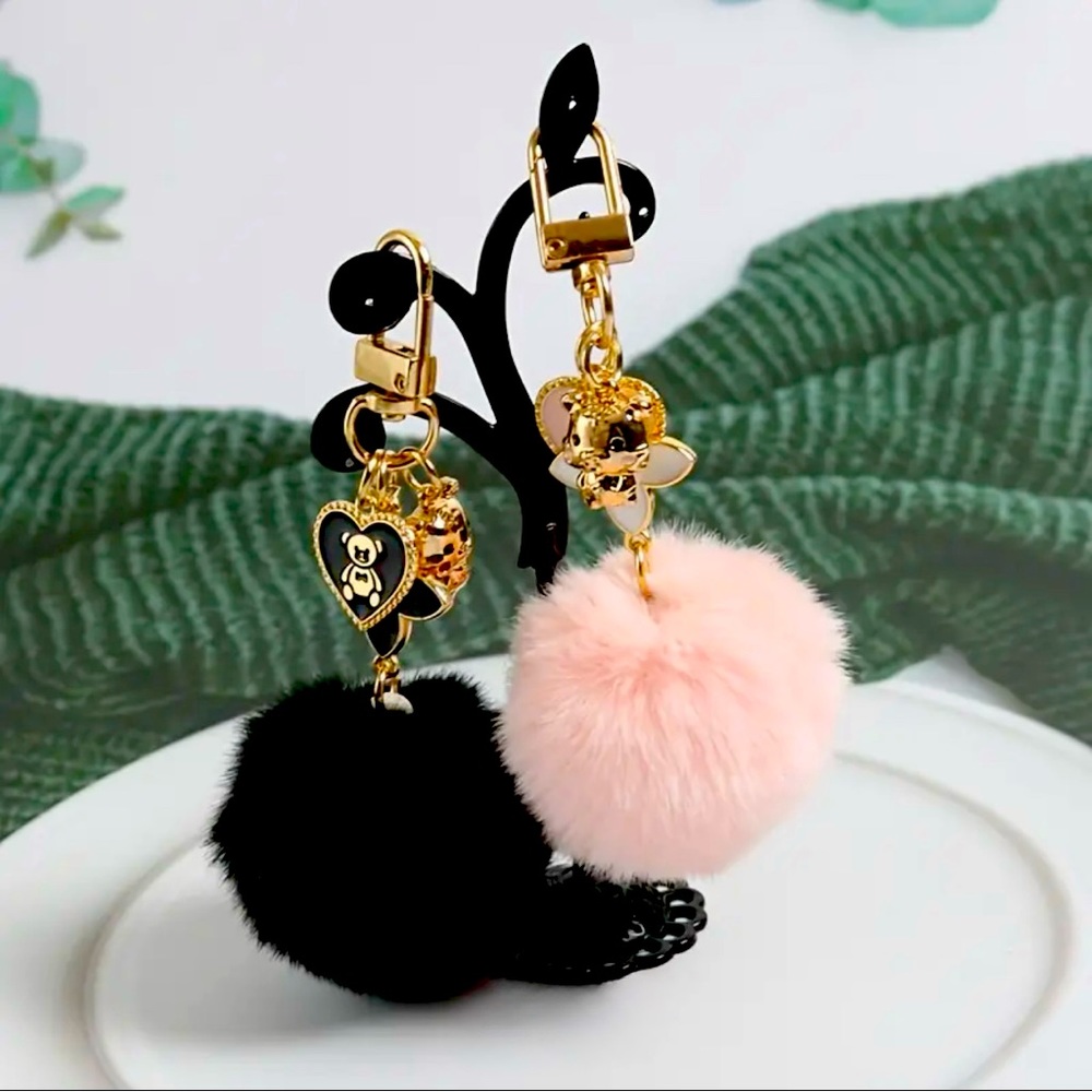 NWTS Love Heart Bear Pom Pom Keychain Pendant Fashion Cute Elegant Car Keyring - Picture 3 of 7